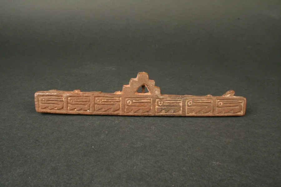 Fiel de balanza con figuras zoomorfa