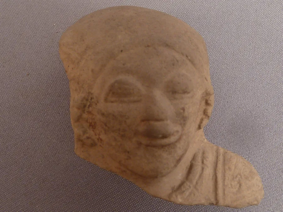 Cabeza antropomorfa