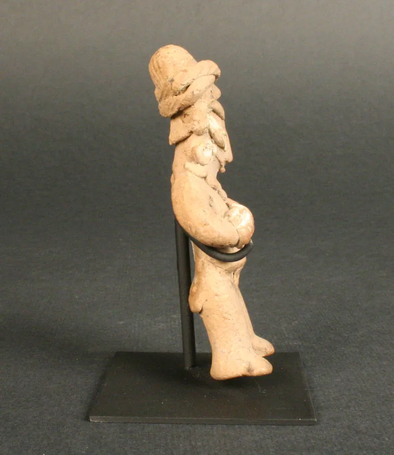 Figurilla antropomorfa femenina