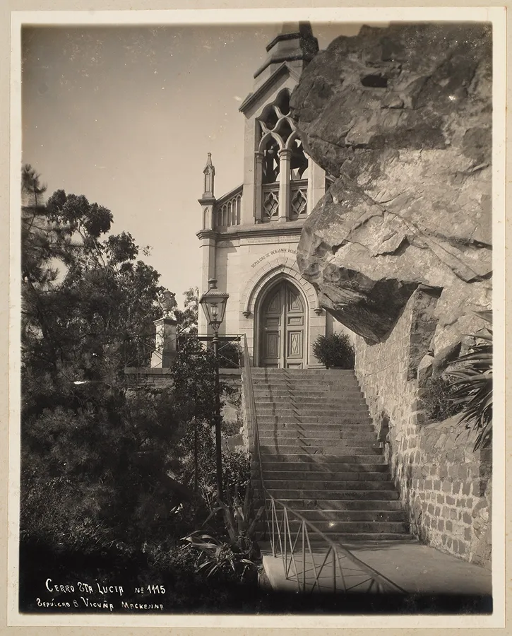 Cerro Santa Lucía Sepulcro B. Vicuña Mackenna