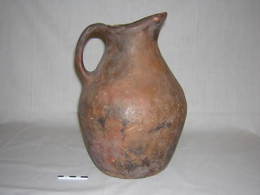 Jarra monocroma