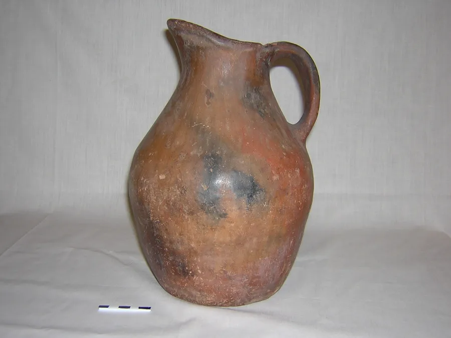 Jarra monocroma