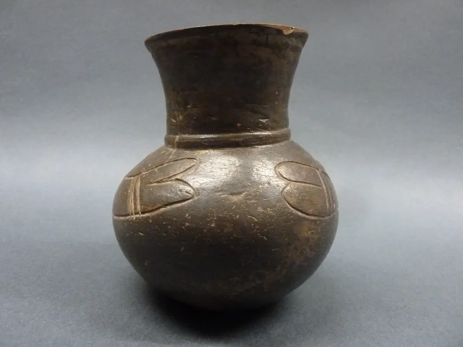 Vaso antropomorfo. Cabeza antropomorfa 