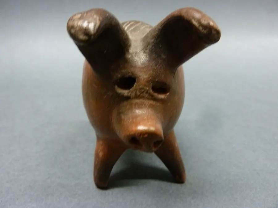 Figura zoomorfa trípode