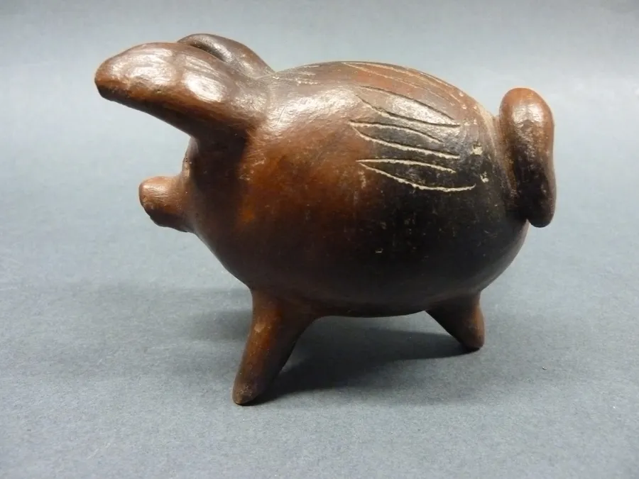 Figura zoomorfa trípode