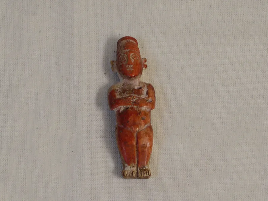 Figurilla antropomorfa masculina. Idolillo