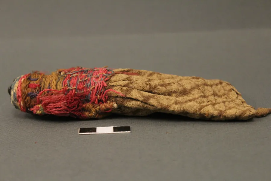 Figurilla antropomorfa femenina. Muñeca