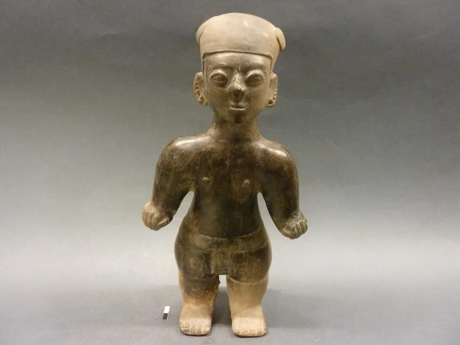 Figura antropomorfa. Silbato doble. Música. Pintura corporal