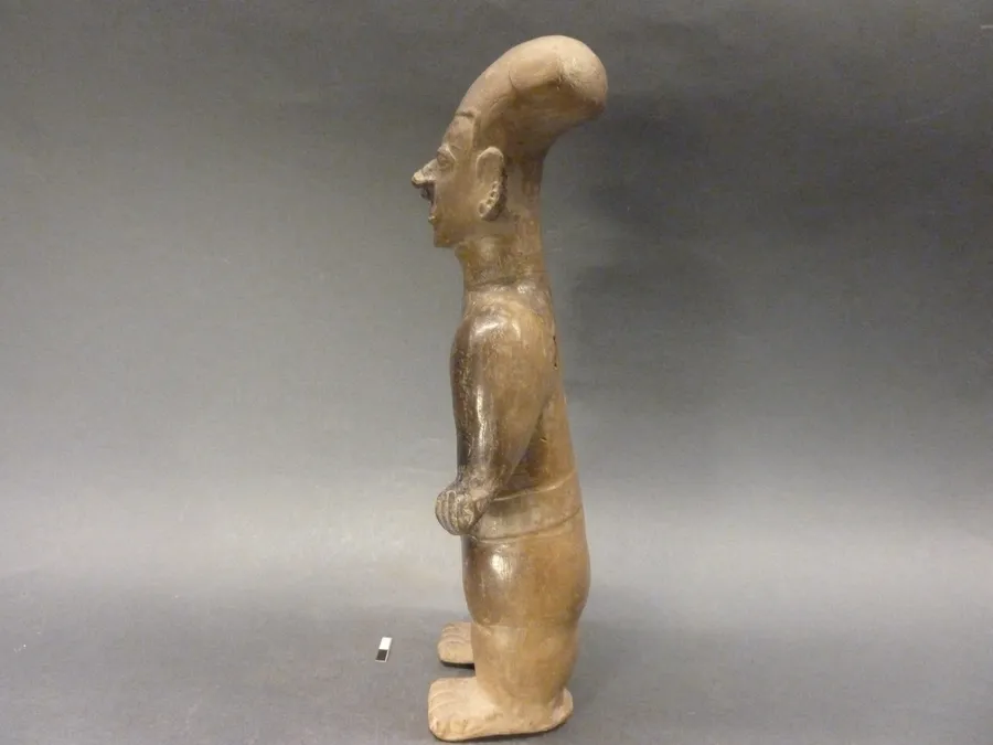 Figura antropomorfa. Silbato doble. Música. Pintura corporal