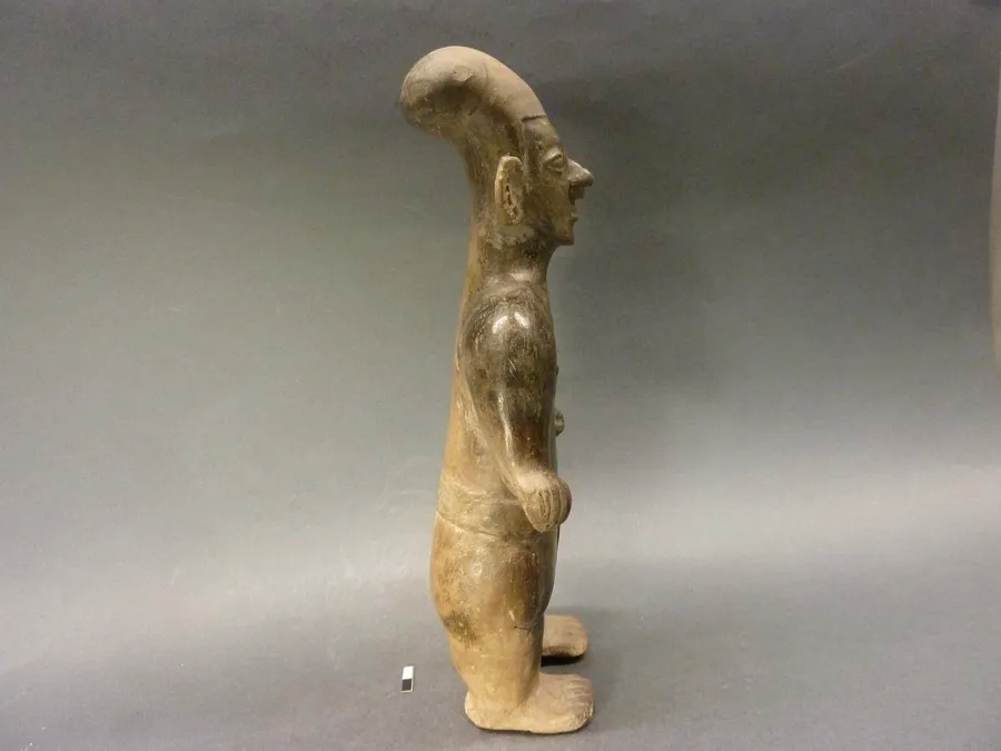 Figura antropomorfa. Silbato doble. Música. Pintura corporal