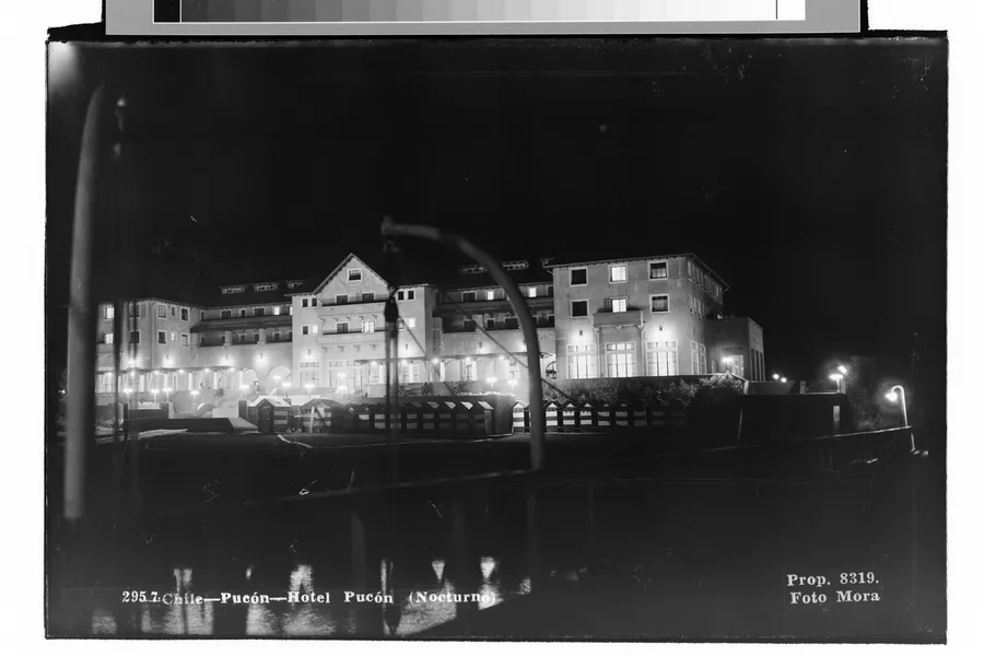 Chile – Pucón – Hotel Pucón (Nocturno)