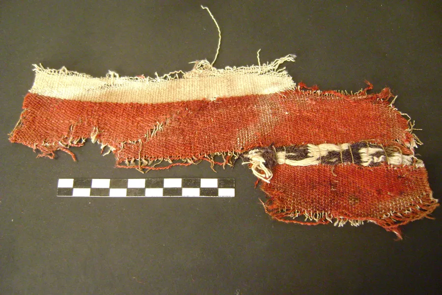 Dos fragmentos textiles