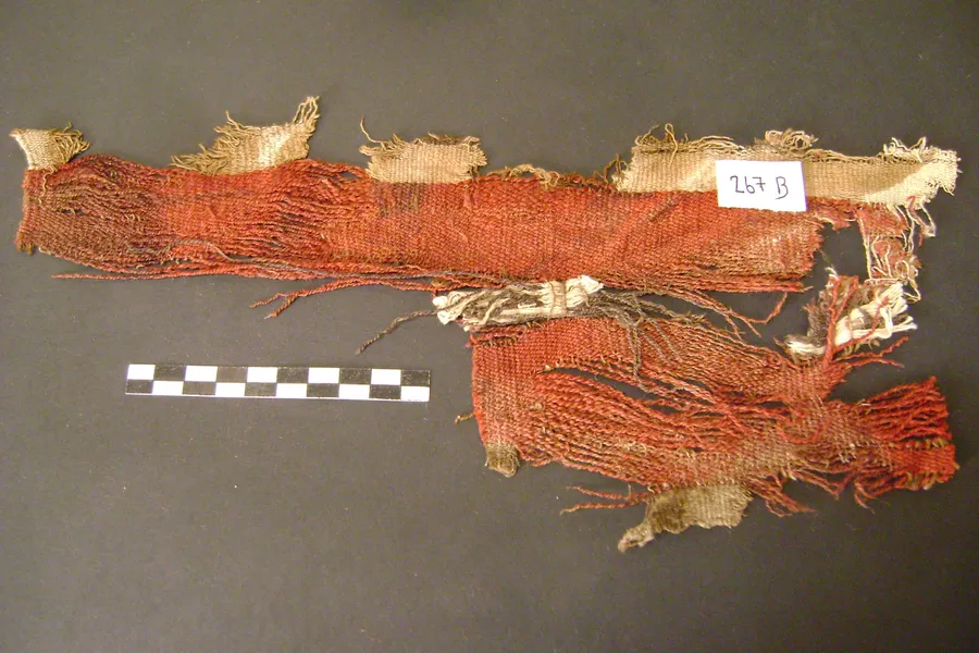 Dos fragmentos textiles